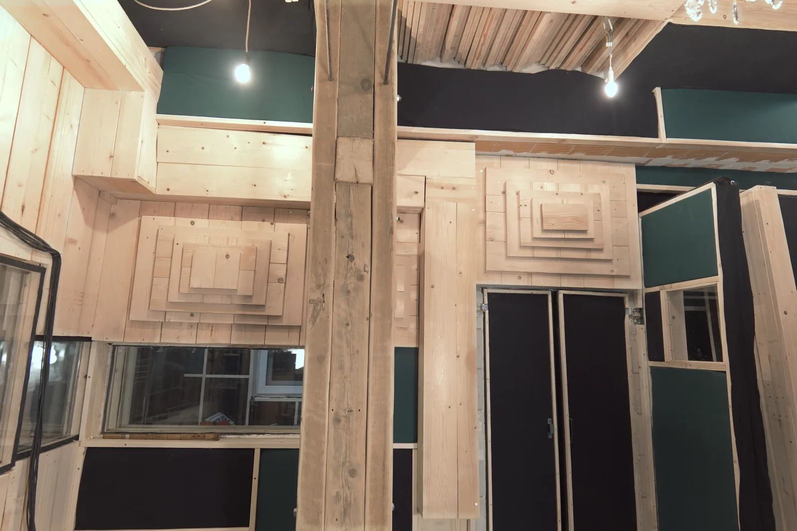 Acoustic side wall in the Loumi recording studio